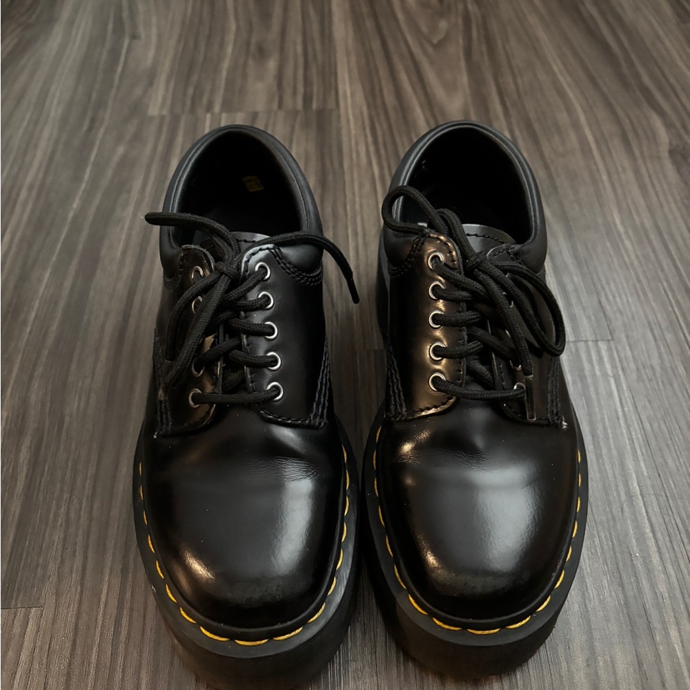 Dr Martens 8053 LEATHER PLATFORM CASUAL SHOES